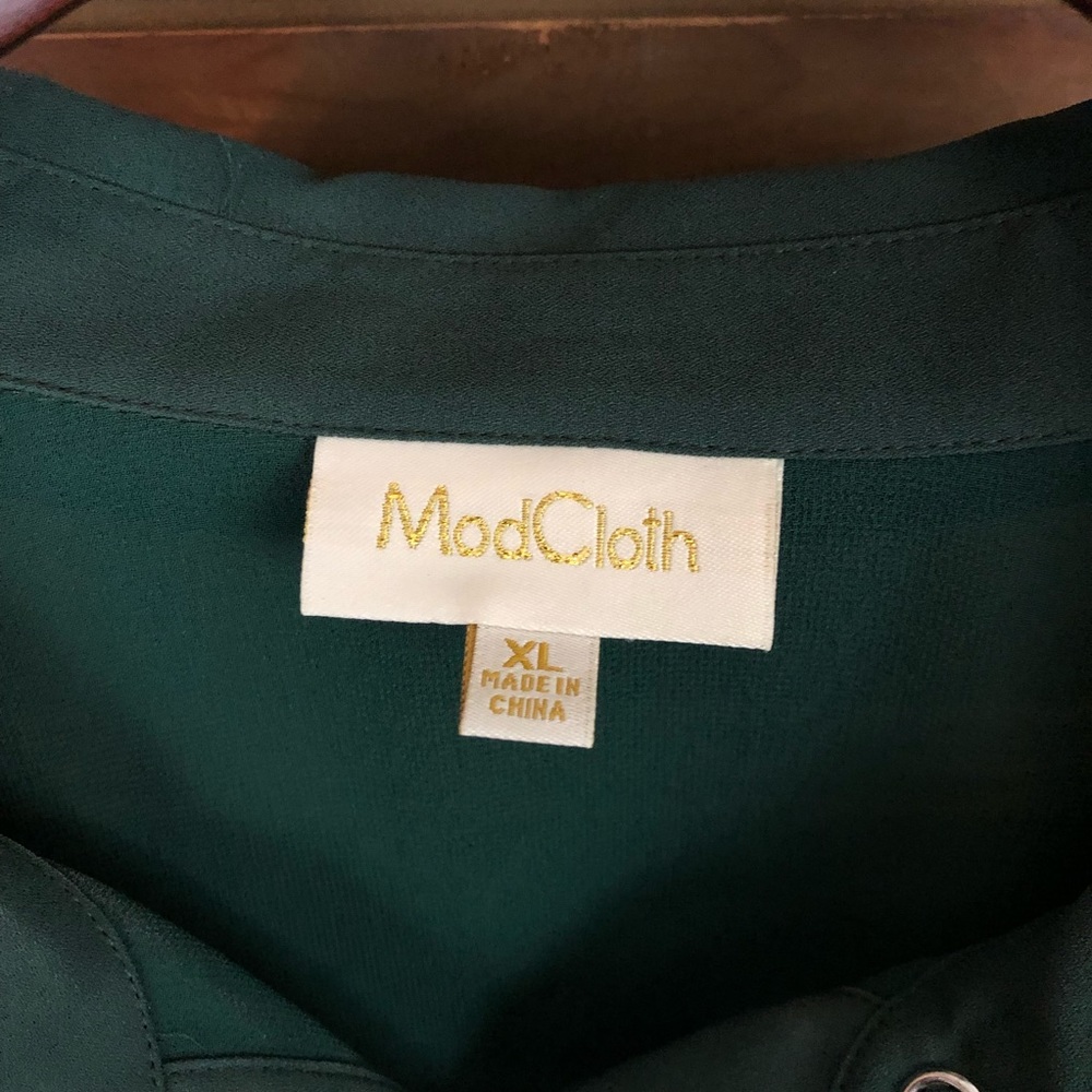 ModCloth sheer pearl snap - Picture 6 of 8